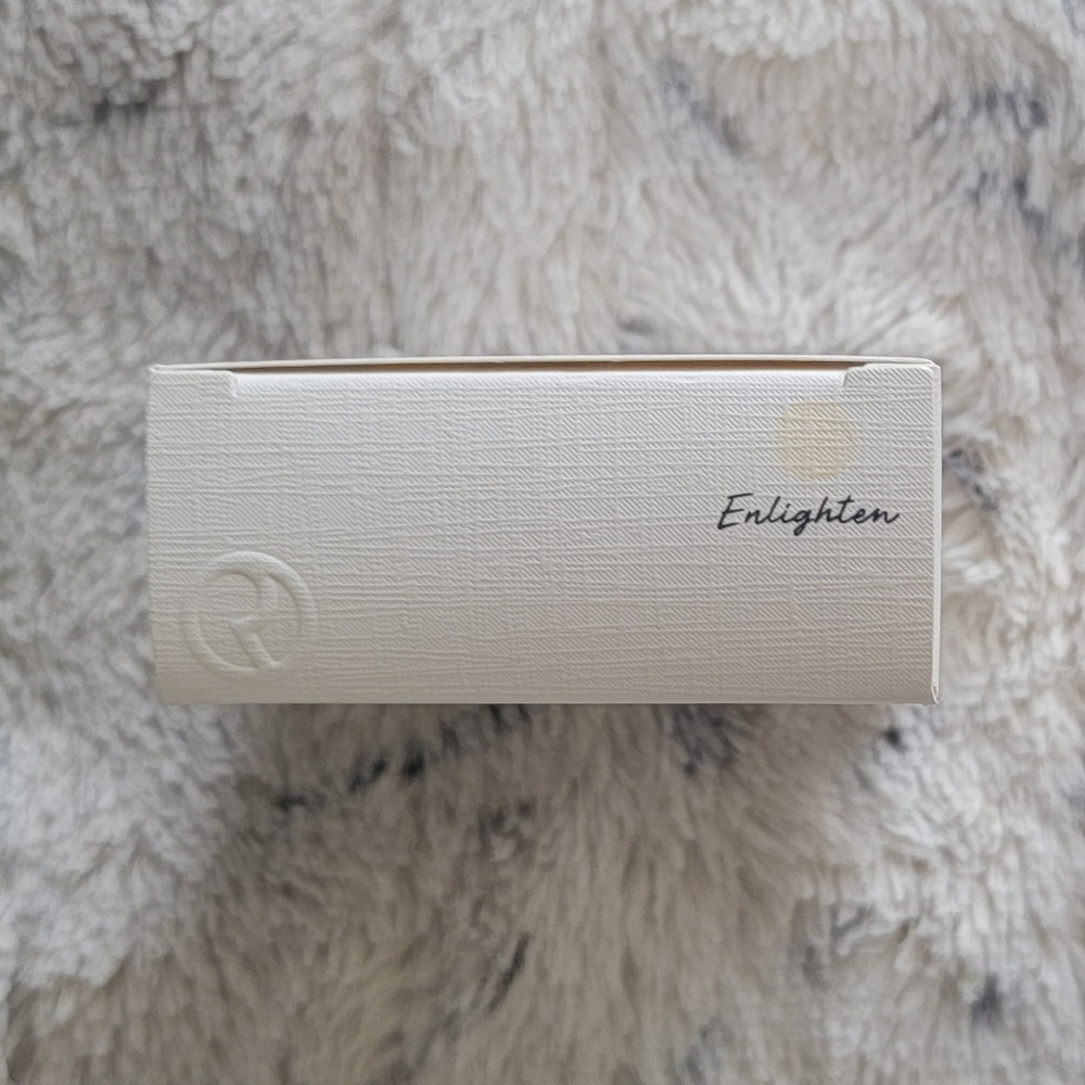 Enlighten - Rare Beauty Highlighter Selena Gomez - Picture 13 of 14